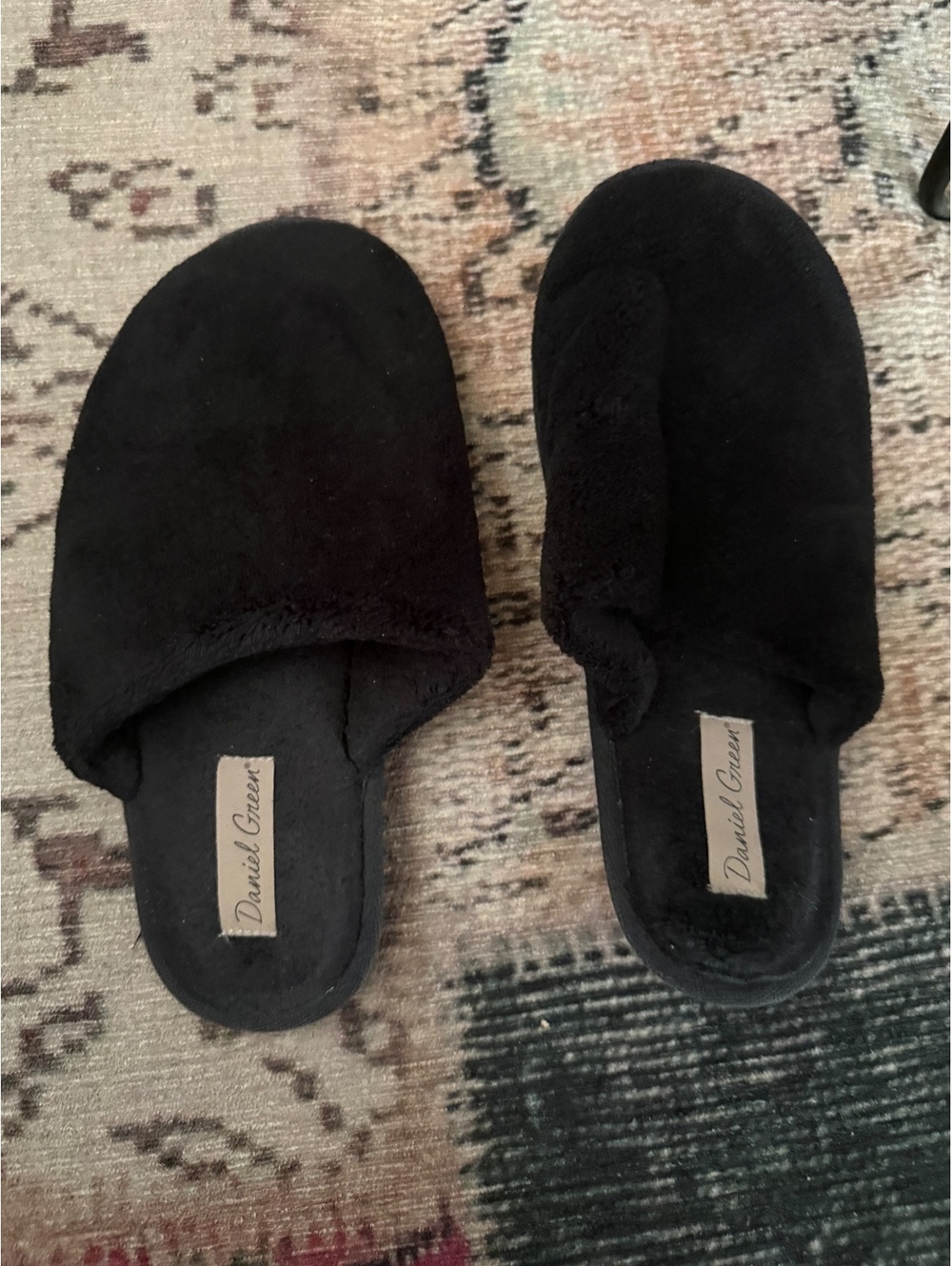 Black plushy  slippers green fits size 6-6.5